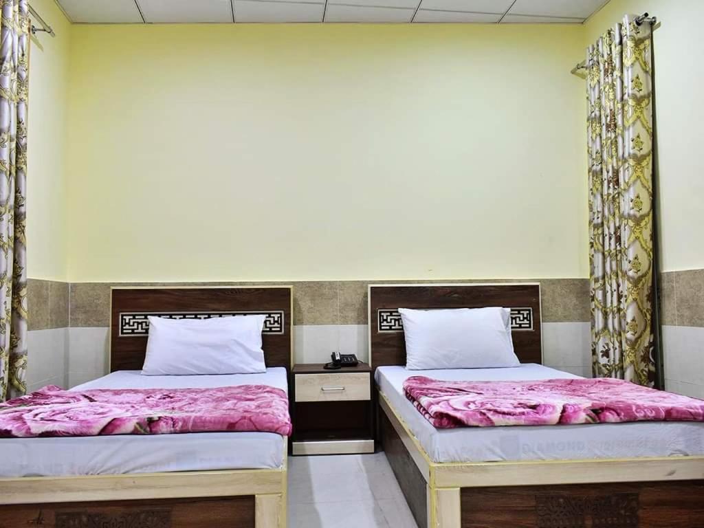 Swat Guest House Mingora Bagian luar foto