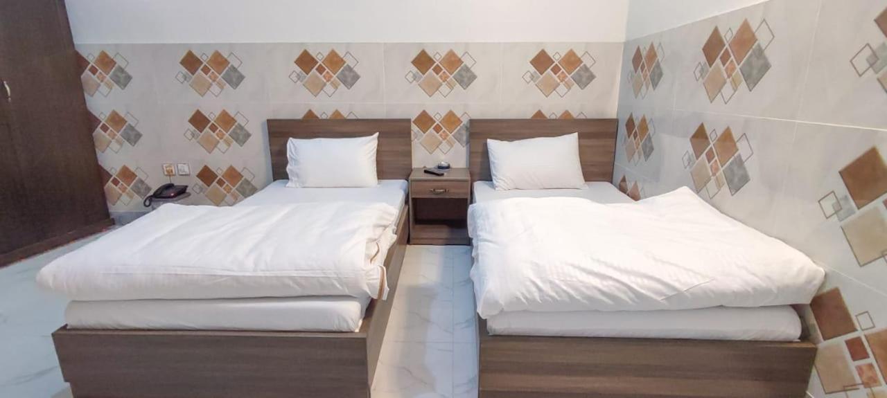 Swat Guest House Mingora Bagian luar foto